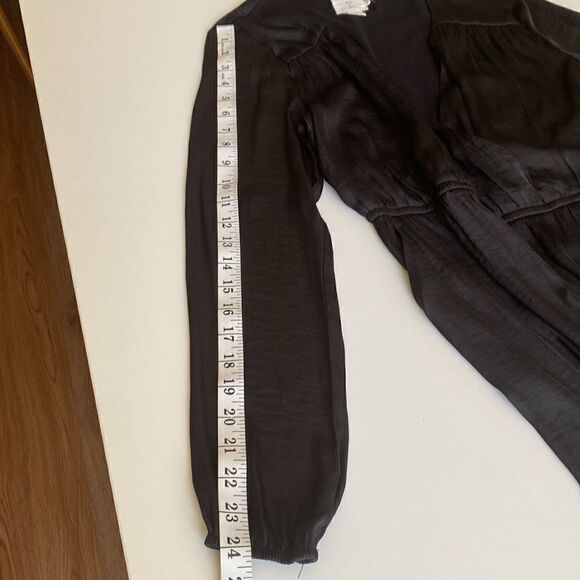 Urban Outfitters Black Satin Demy Long-Sleeve Romper Size Medium - Picture 13 of 15